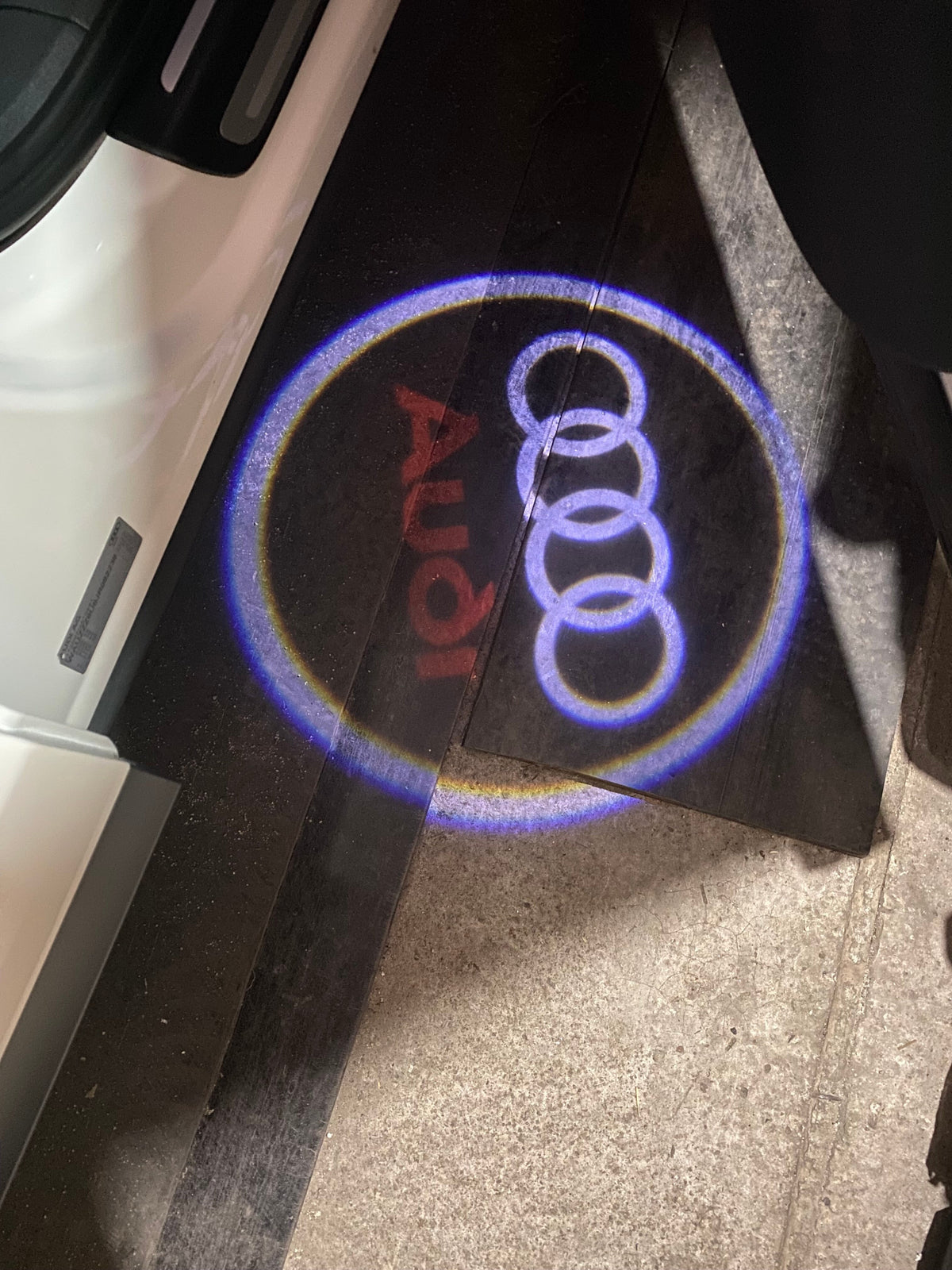 Proiectoare LED Logo Audi pentru portiere - Boomsale.ro